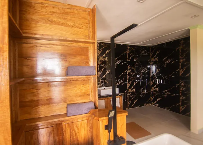 Azamat Self-Catering Apartment