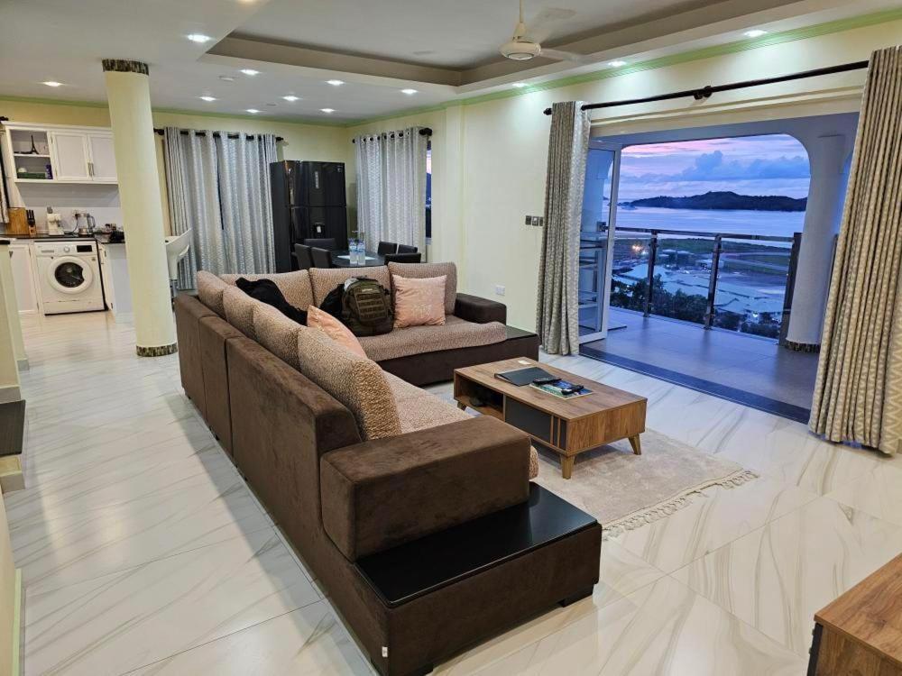 Azamat Self-catering Appartamento *